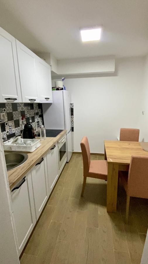 Kuca Na Dan Sa Bazenom Hedonist Place Zaklopaca  Ngoại thất bức ảnh